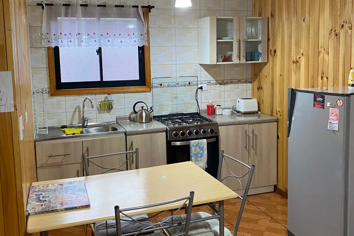 Cocina completamente equipada con menaje
